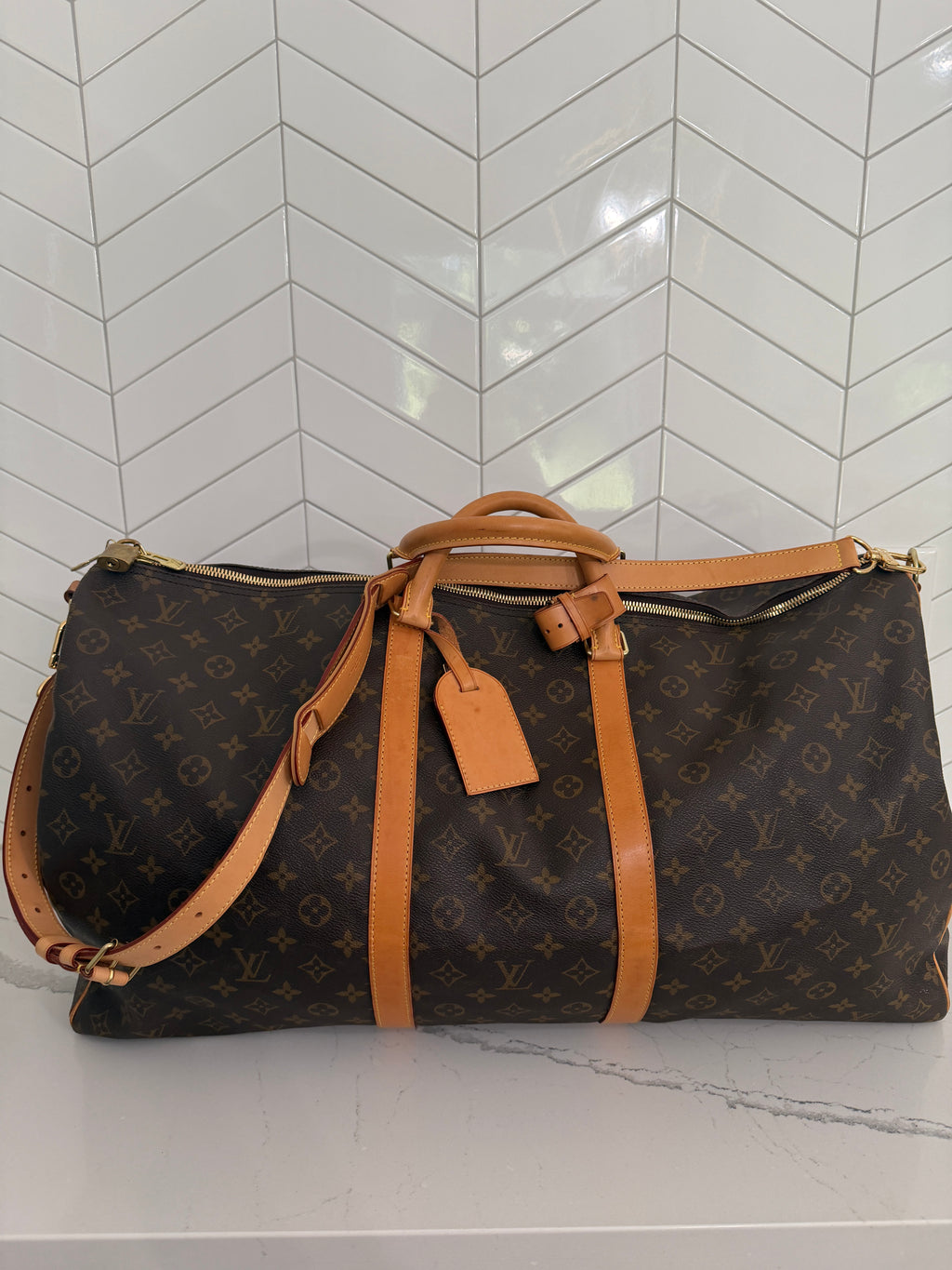 Authentic Louis Vuitton Keepall 60 Bandouliere in Iconic Monogram