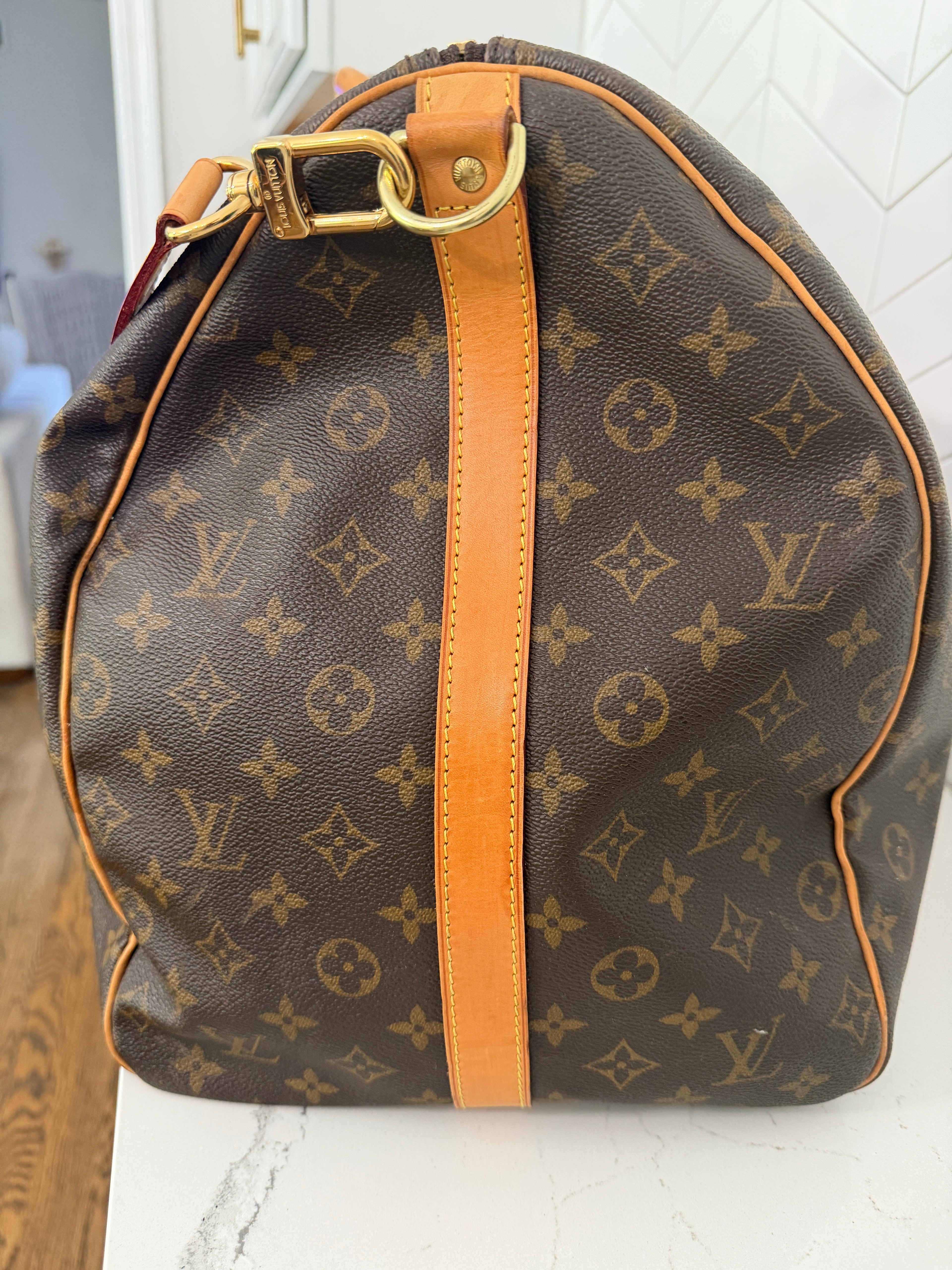 Authentic Louis Vuitton Keepall 60 Bandouliere in Iconic Monogram