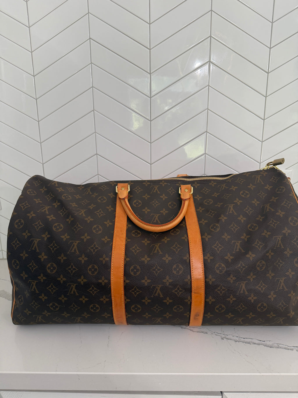 Authentic Louis Vuitton Keepall 60 Bandouliere in Iconic Monogram