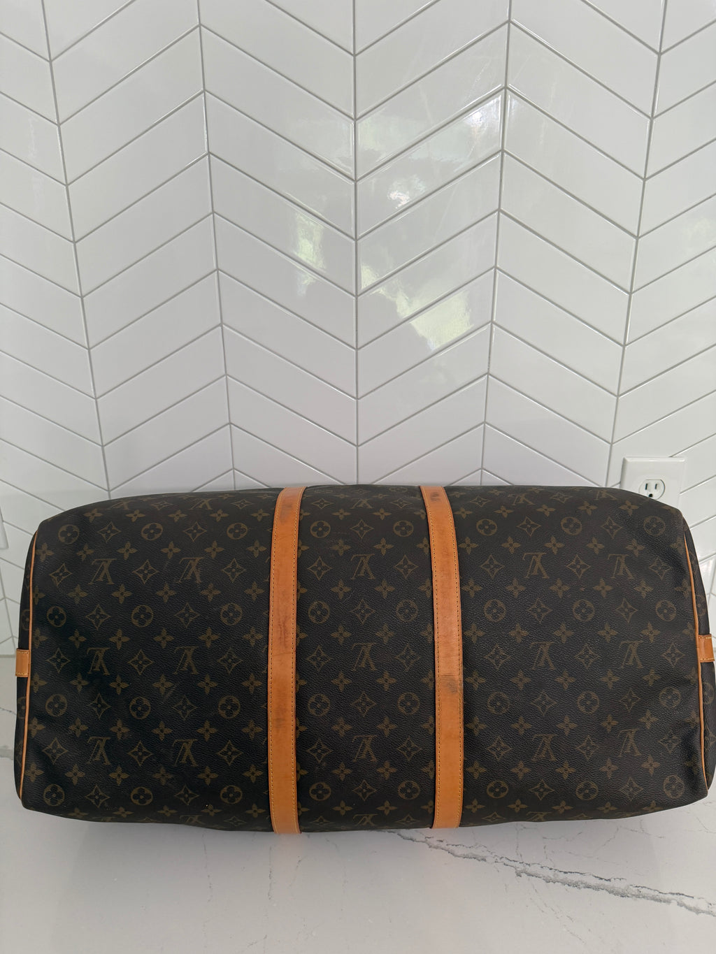 Authentic Louis Vuitton Keepall 60 Bandouliere in Iconic Monogram