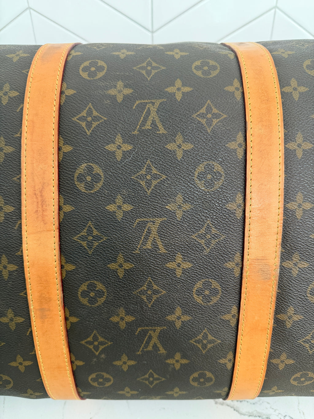Authentic Louis Vuitton Keepall 60 Bandouliere in Iconic Monogram
