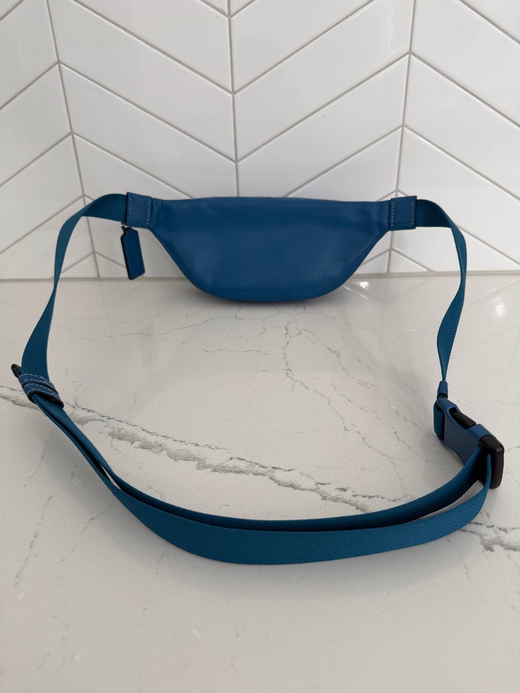 COACH CH073 Signature Leather Sprint Belt Bag. COLOR: Blue Jay